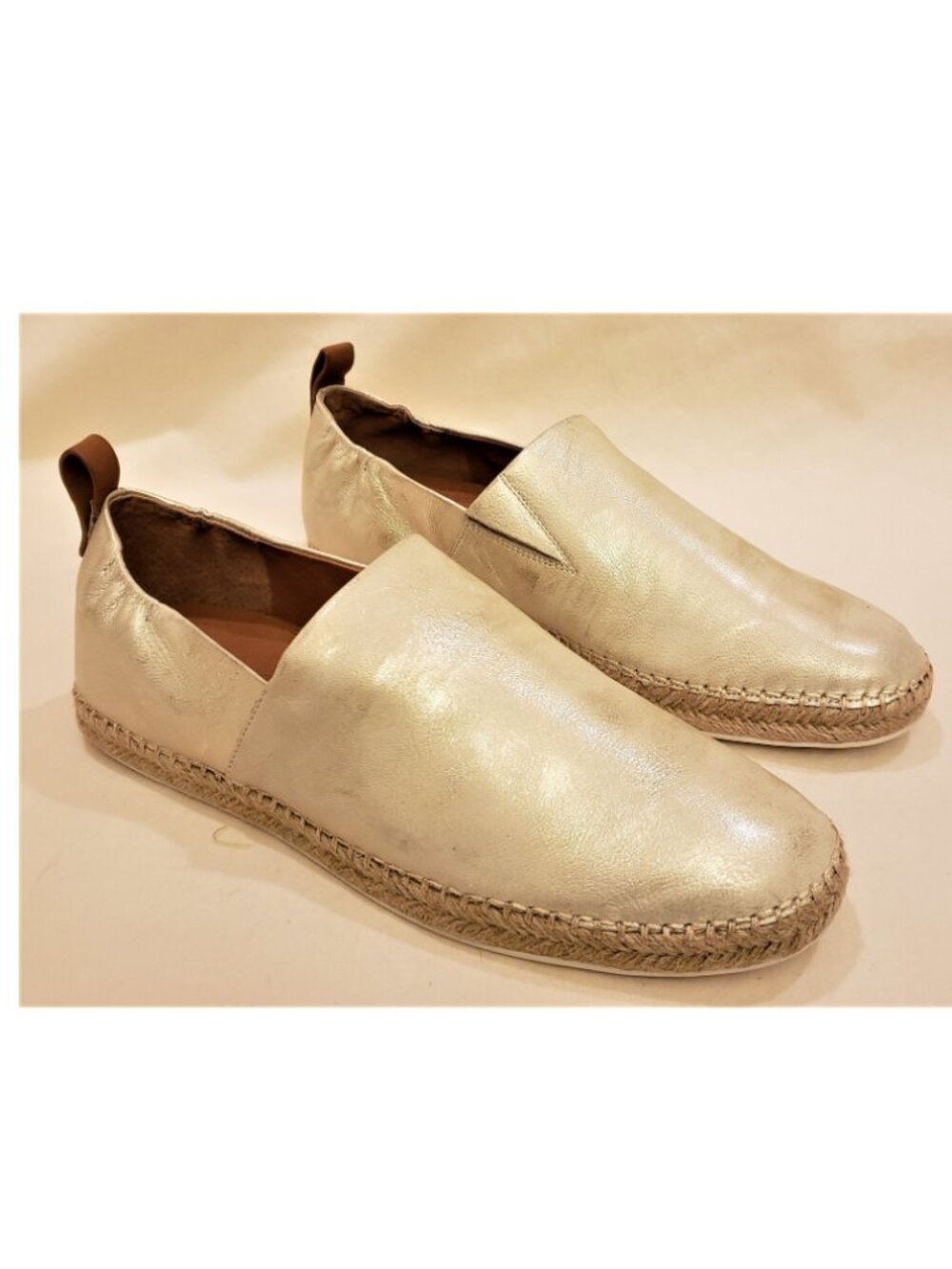 Kenneth Cole Women's Comfort Flat Shoes Size-9M Ice Leather
